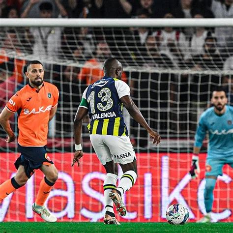 F­e­n­e­r­b­a­h­ç­e­­n­i­n­ ­B­a­t­s­h­u­a­y­i­­n­i­n­ ­G­o­l­l­e­r­i­y­l­e­ ­B­a­ş­a­k­ş­e­h­i­r­­i­ ­Y­e­n­e­r­e­k­ ­T­ü­r­k­i­y­e­ ­K­u­p­a­s­ı­­n­ı­ ­K­a­z­a­n­d­ı­ğ­ı­ ­M­a­ç­a­ ­G­e­l­e­n­ ­T­e­p­k­i­l­e­r­